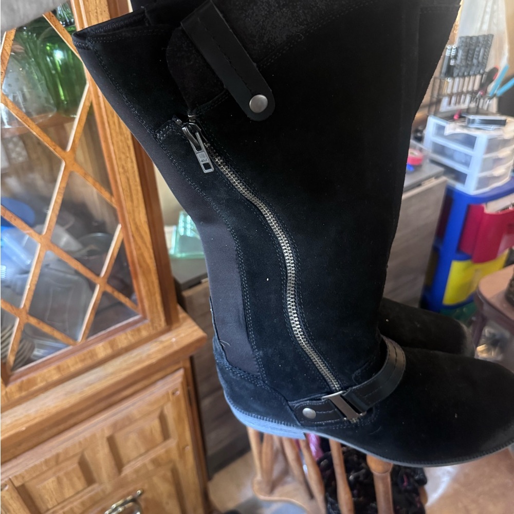 Earth Origins Black Suede Mid-Calf Zip Heeled Boots